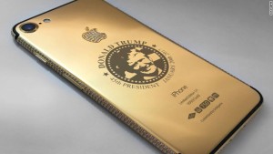 iPhone con el rostro de Donald Trump